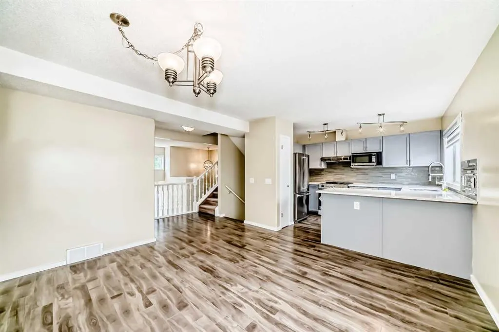 7 Millrose Place SW