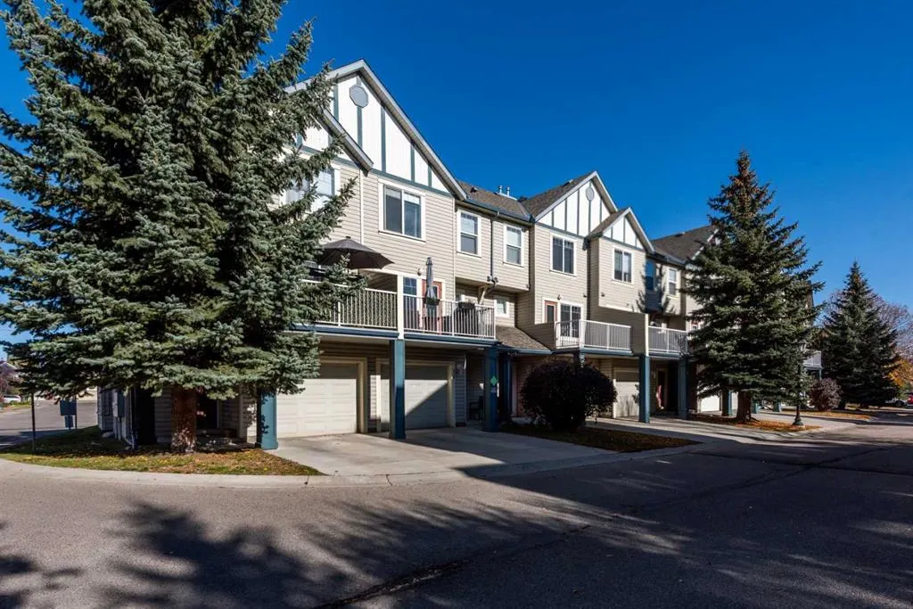 219 Copperfield Lane SE