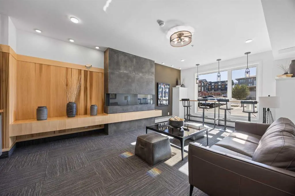 350 Livingston Common NE, #1108