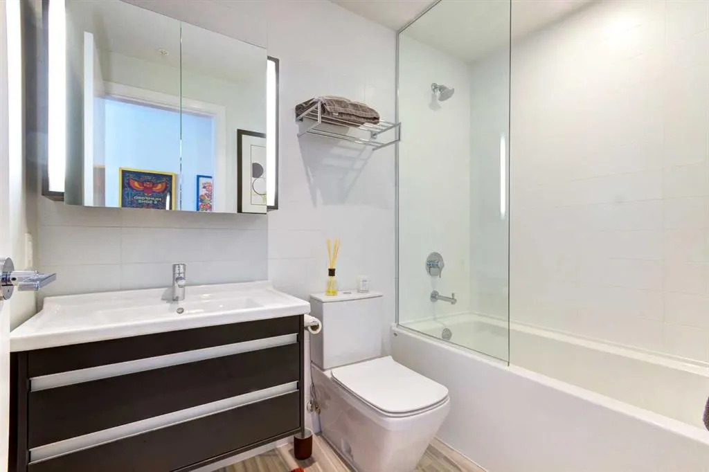 930 16 Avenue SW, #703