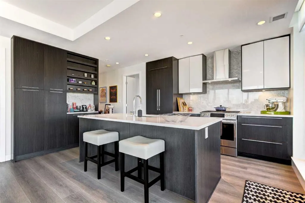 930 16 Avenue SW, #703