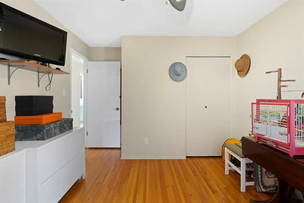 9632 Oakcliffe Drive SW