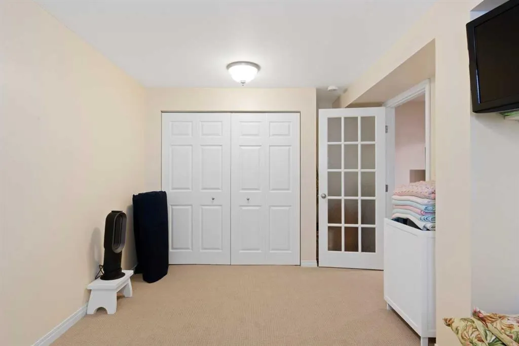 9632 Oakcliffe Drive SW