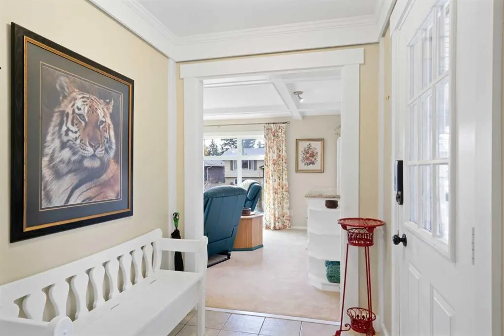 9632 Oakcliffe Drive SW