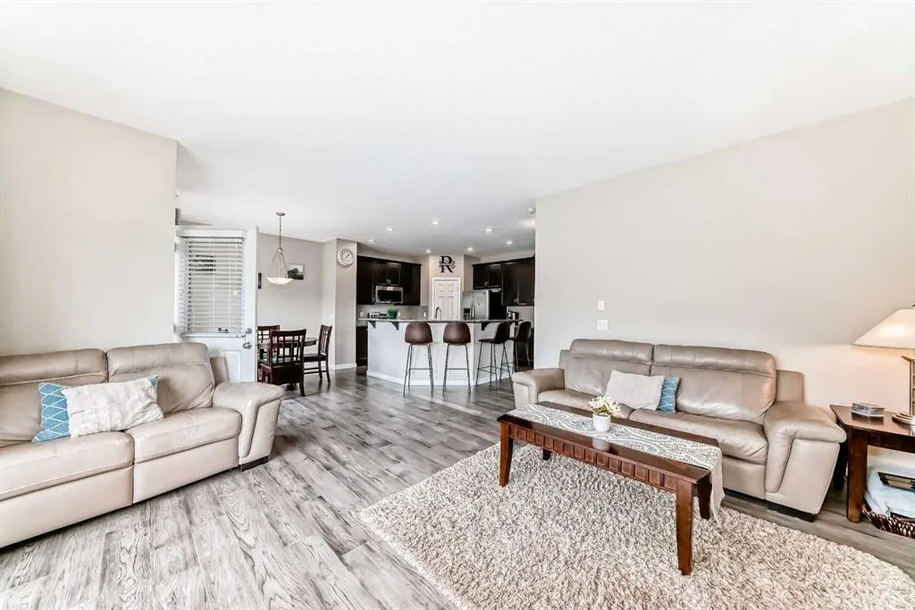 180 Kinlea Link NW