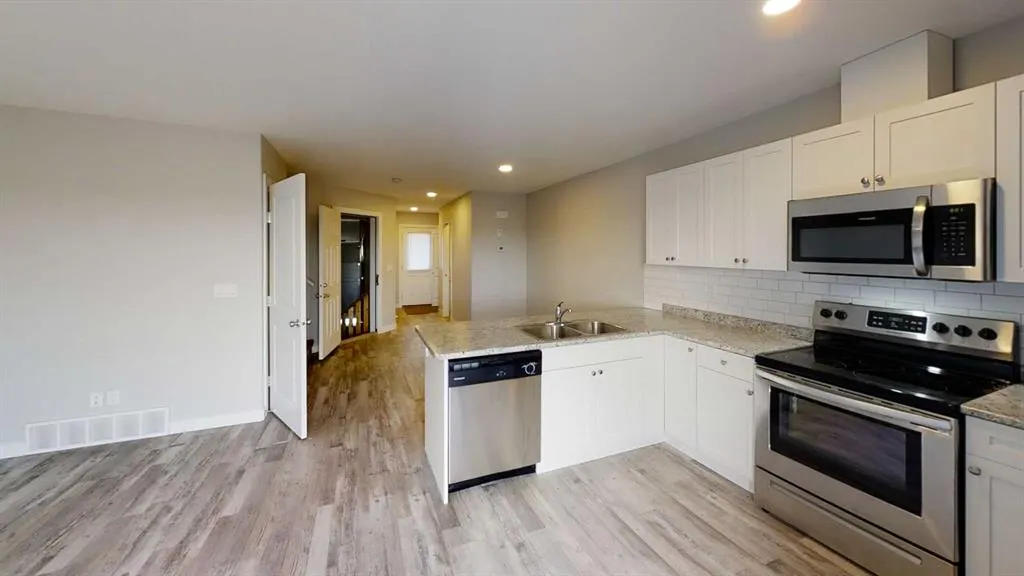 9524 113 Avenue, #D