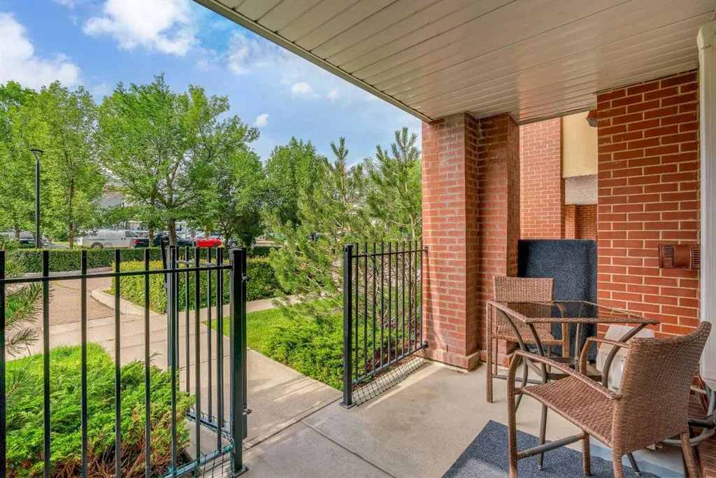 8 Hemlock Crescent SW, #101
