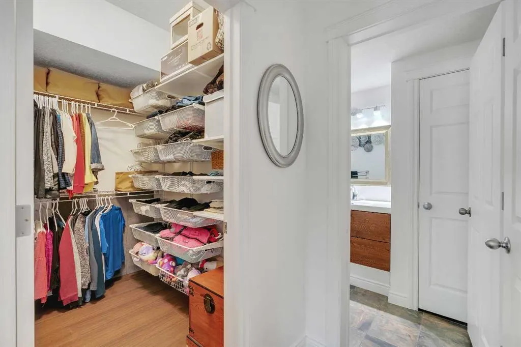 8 Hemlock Crescent SW, #101