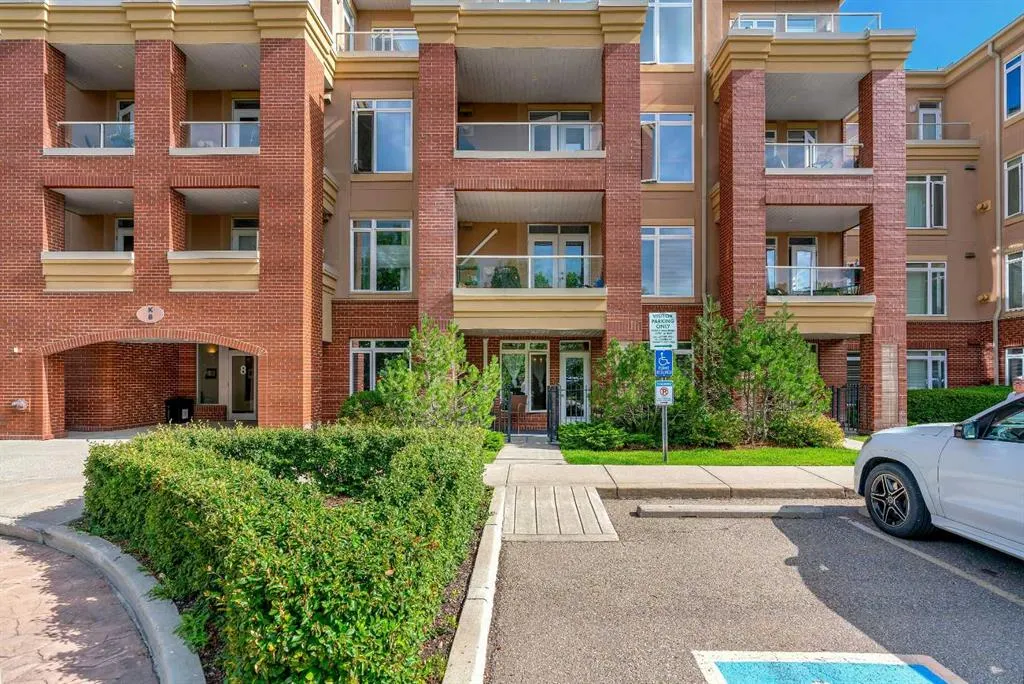 8 Hemlock Crescent SW, #101