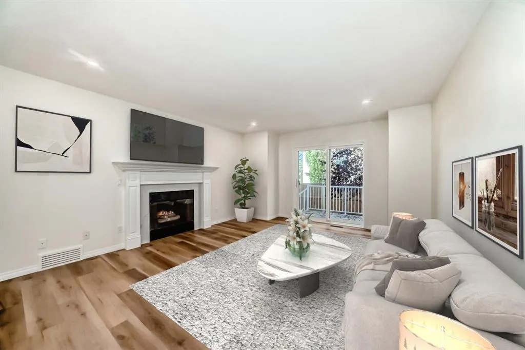 126 Hawkstone Manor NW