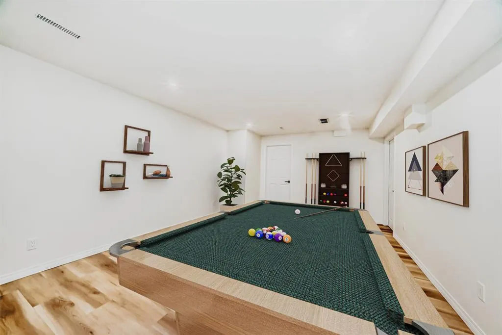 126 Hawkstone Manor NW