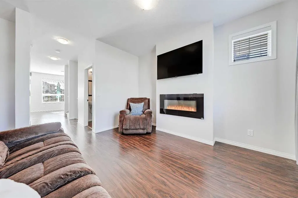 1086 Williamstown Boulevard NW, #401