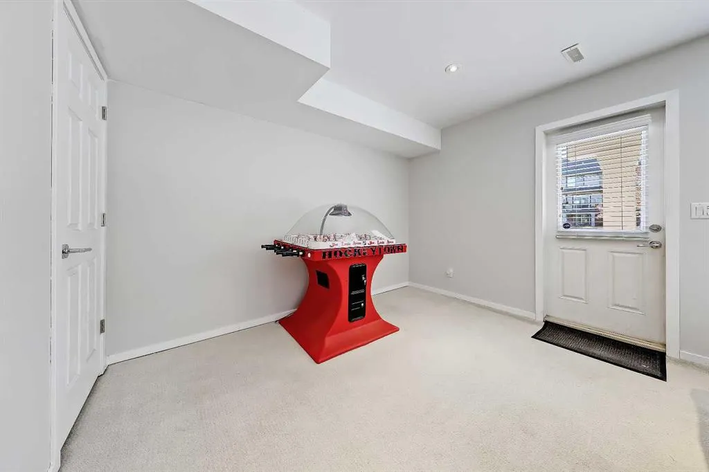 1086 Williamstown Boulevard NW, #401