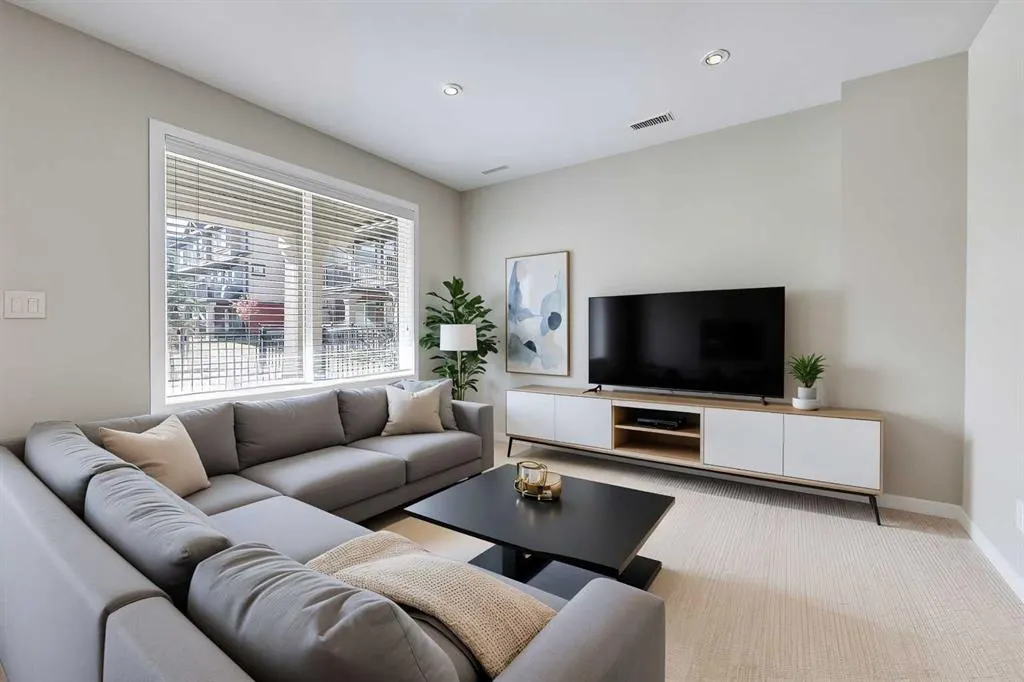 1086 Williamstown Boulevard NW, #401