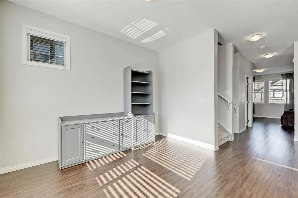 1086 Williamstown Boulevard NW, #401