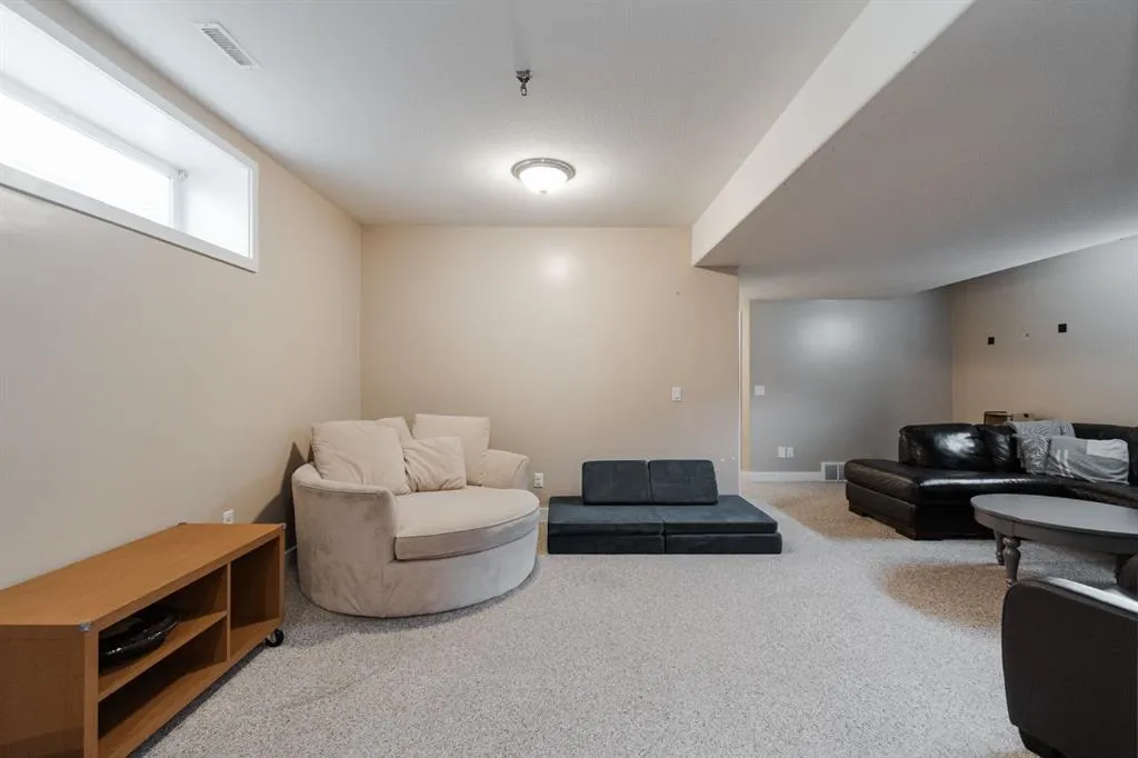 168 Hawthorn Way