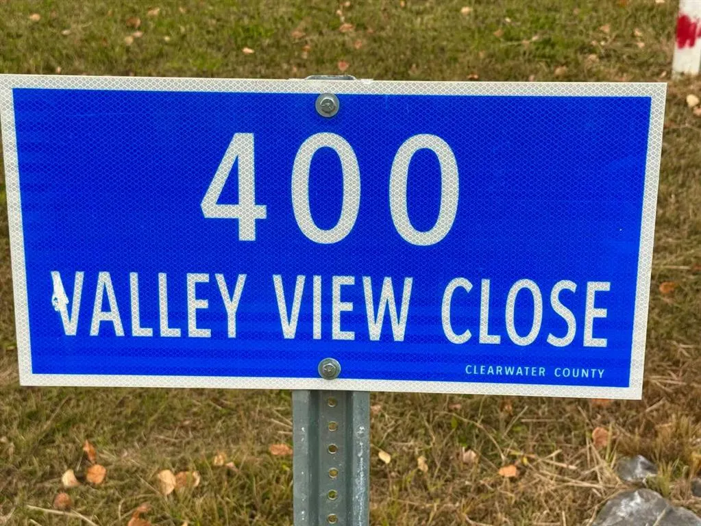 400 Valley View Close