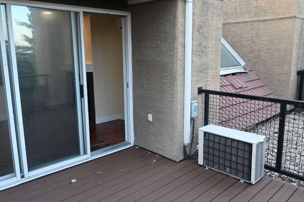 211 Village Terrace SW, #5