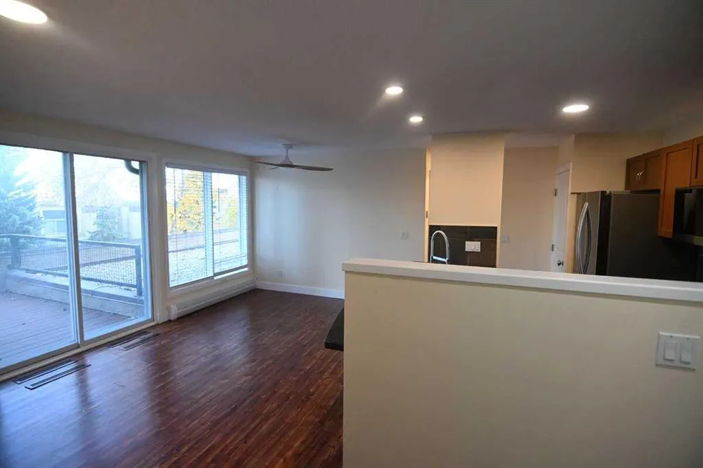 211 Village Terrace SW, #5