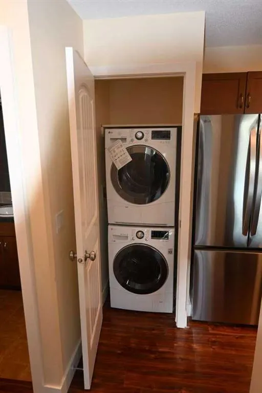 211 Village Terrace SW, #5