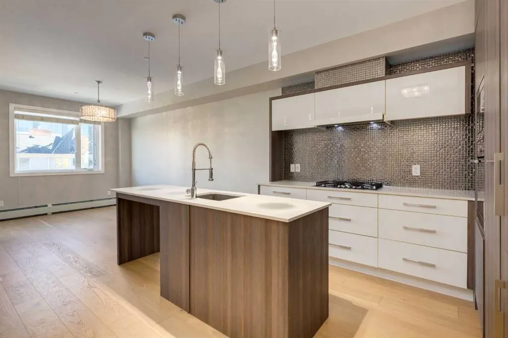 119 19 Street NW, #205
