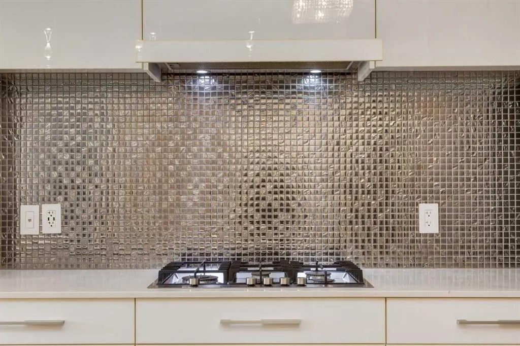 119 19 Street NW, #205