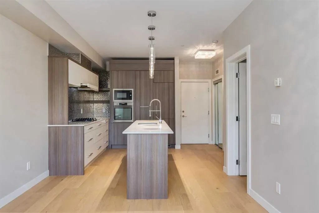 119 19 Street NW, #205