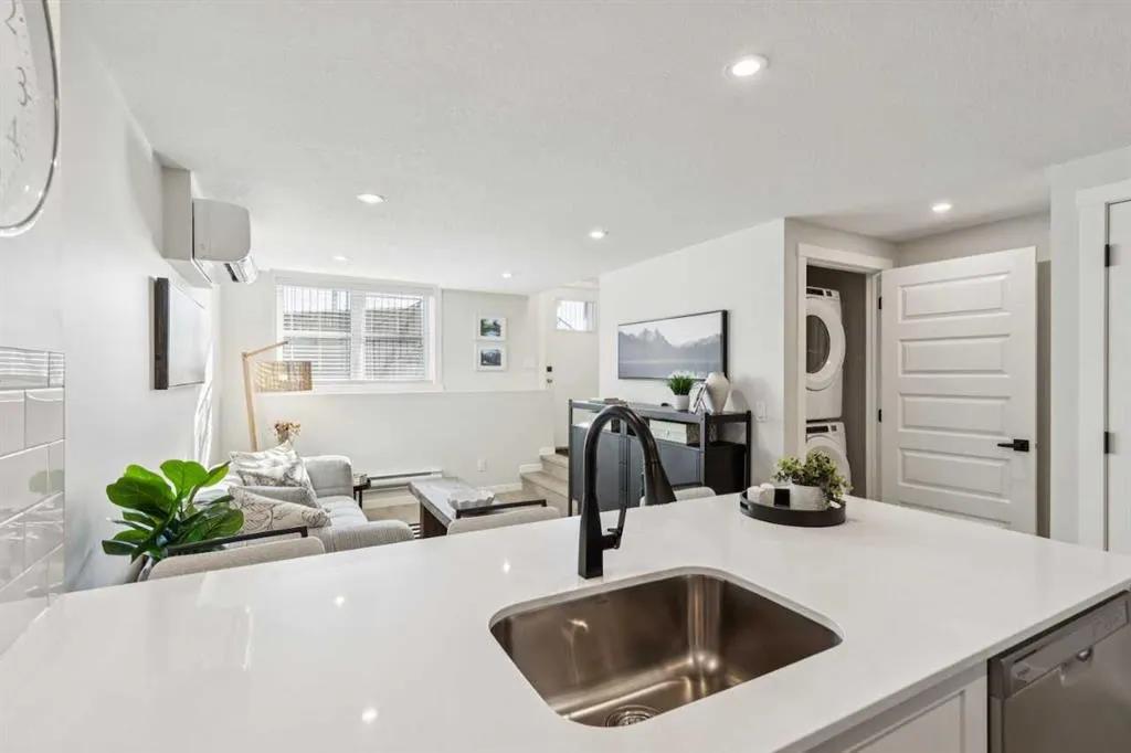 63 Belmont Passage SW, #114