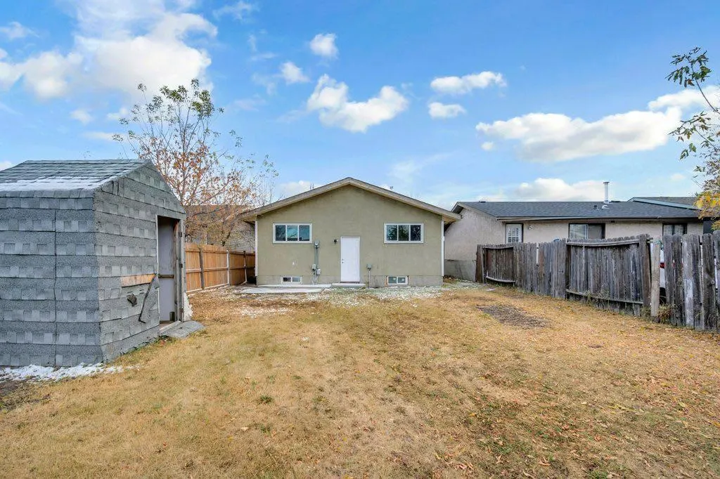 159 Falwood Way NE