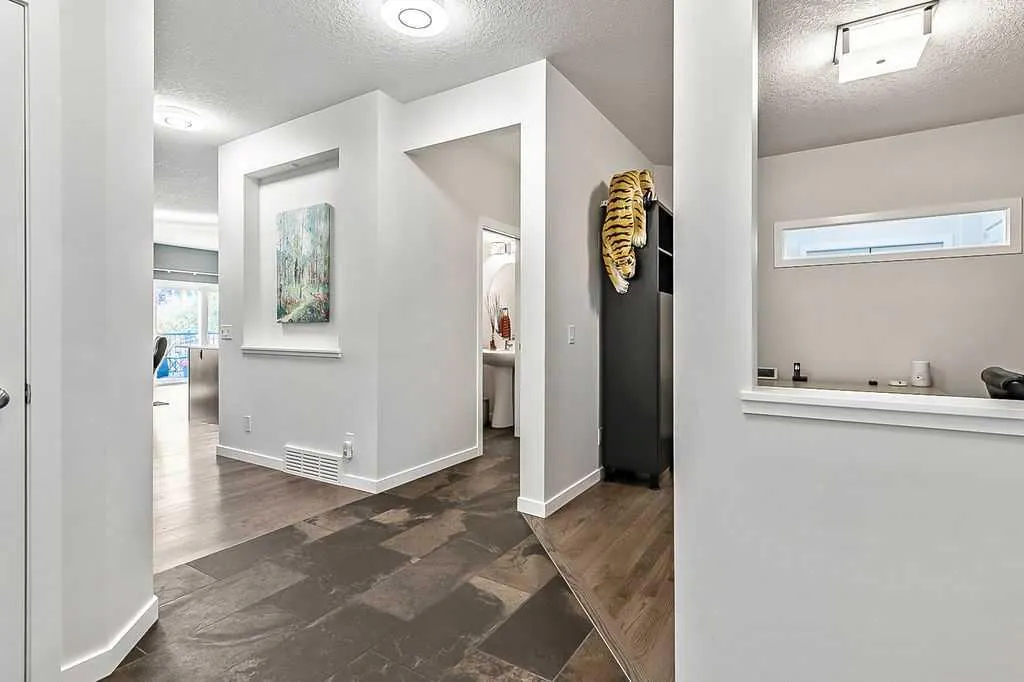 29 Cougar Ridge Close SW