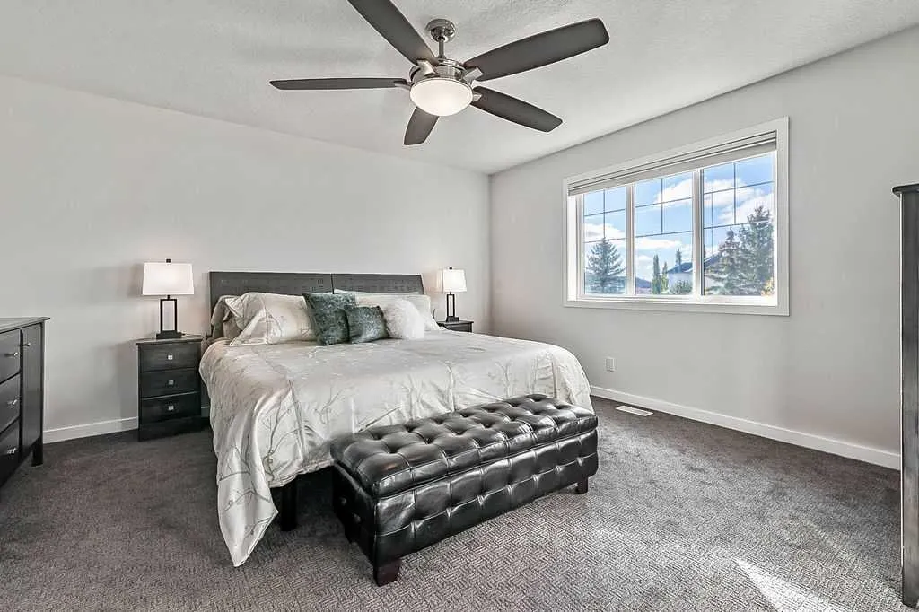 29 Cougar Ridge Close SW
