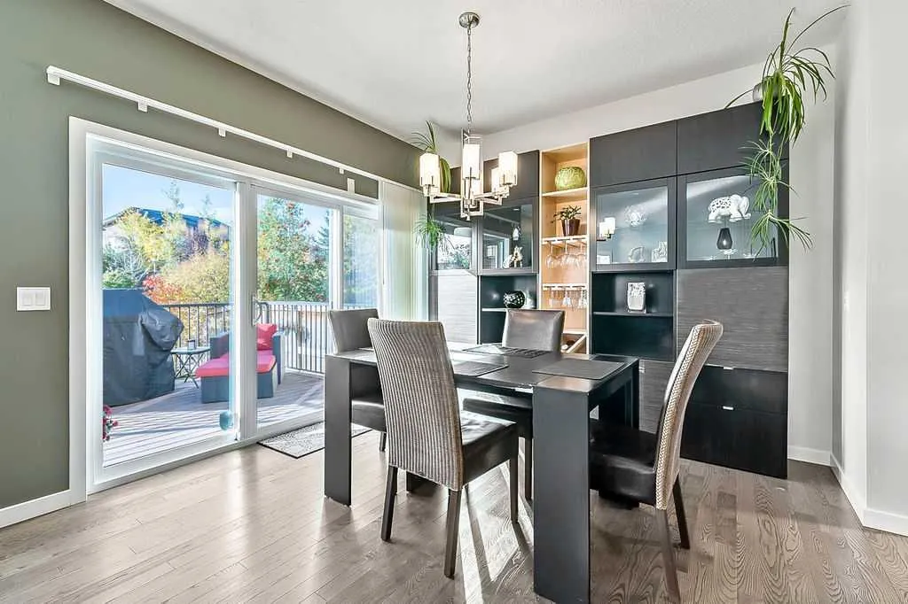 29 Cougar Ridge Close SW