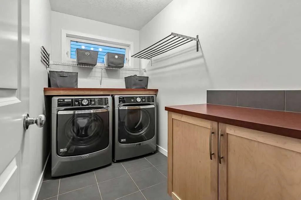 29 Cougar Ridge Close SW