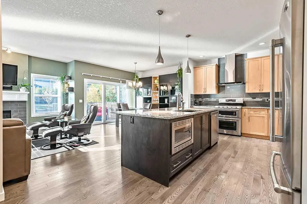 29 Cougar Ridge Close SW