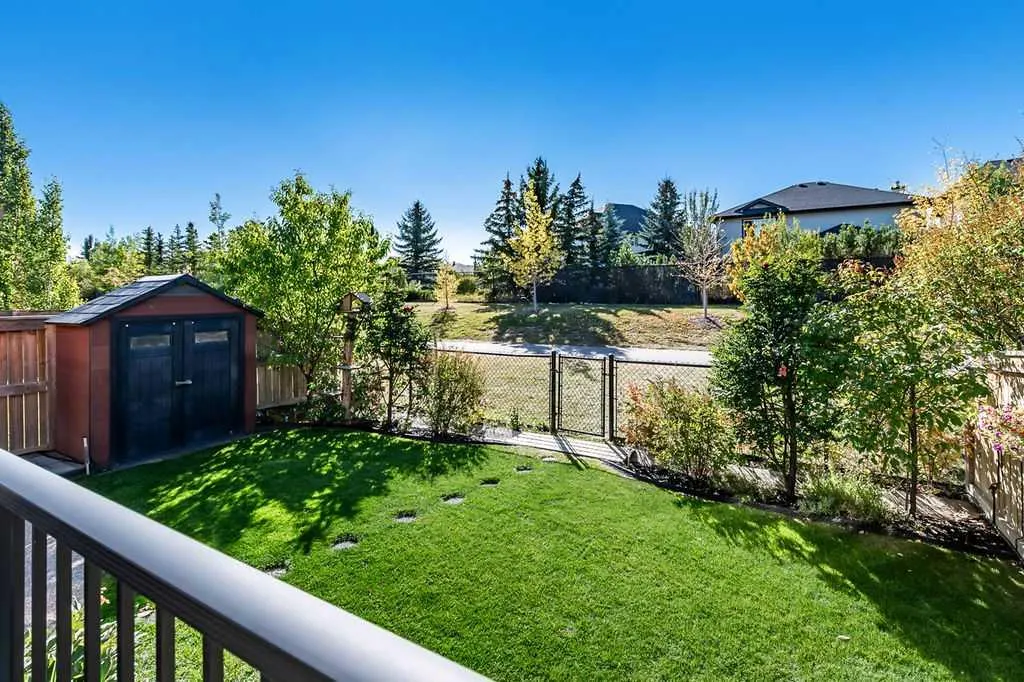 29 Cougar Ridge Close SW