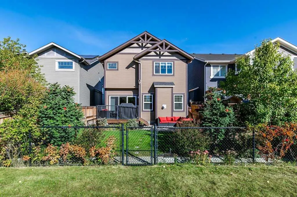 29 Cougar Ridge Close SW