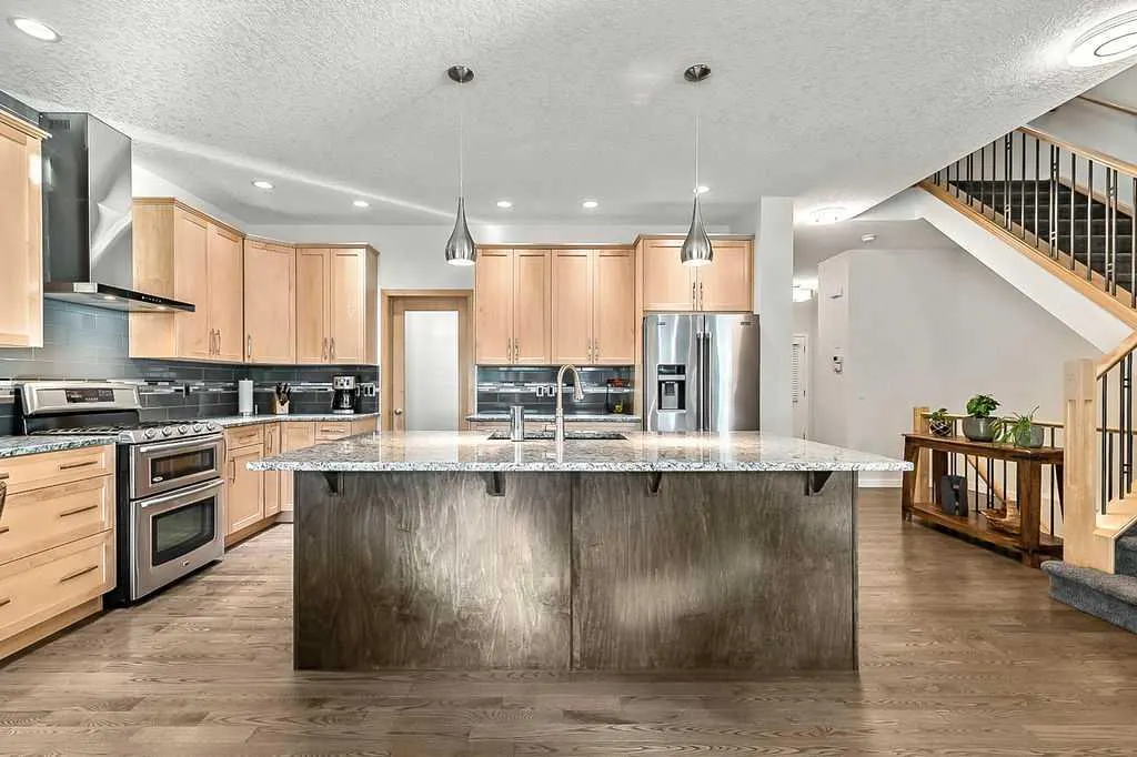 29 Cougar Ridge Close SW