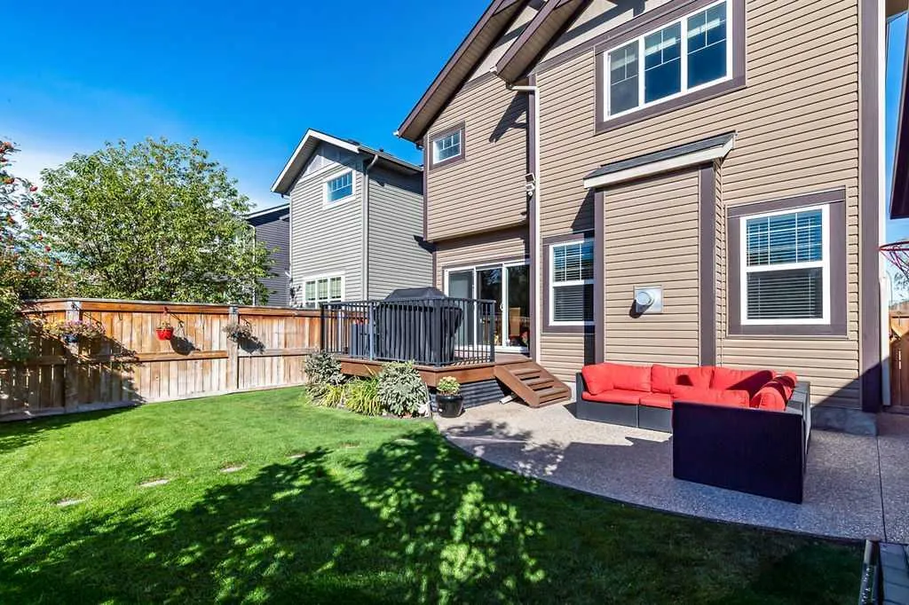 29 Cougar Ridge Close SW