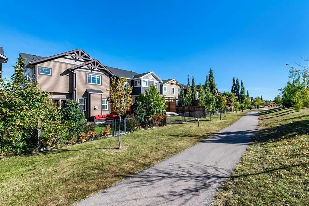 29 Cougar Ridge Close SW