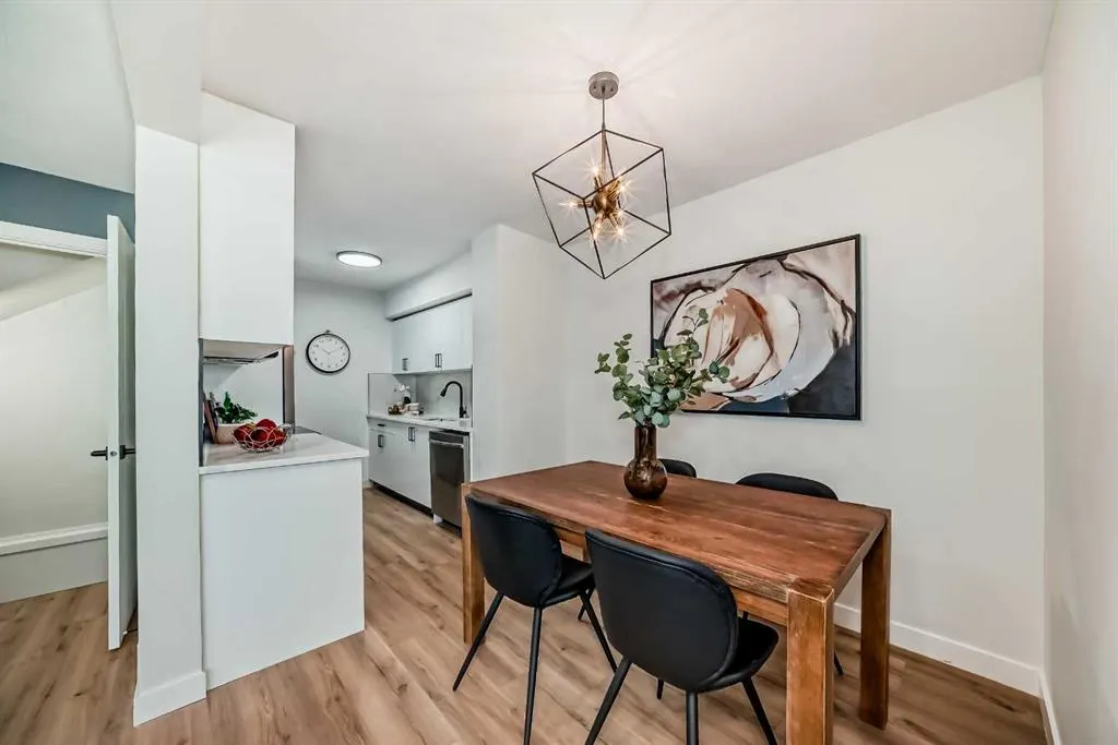 544 Blackthorn Road NE, #404