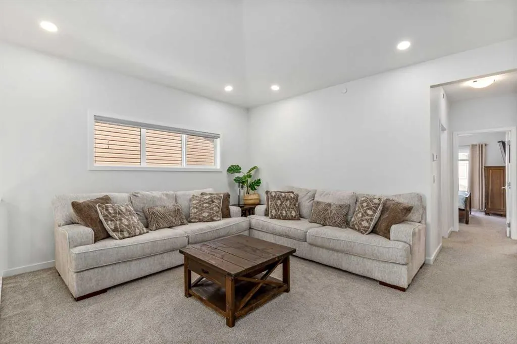 27 Lucas Terrace NW