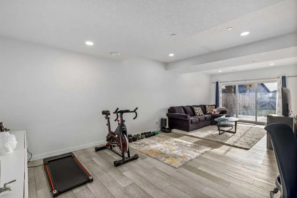 27 Lucas Terrace NW