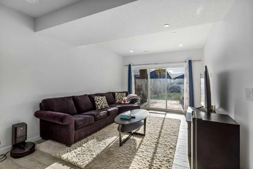 27 Lucas Terrace NW