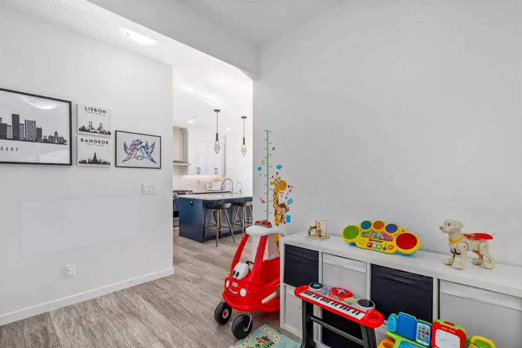 27 Lucas Terrace NW