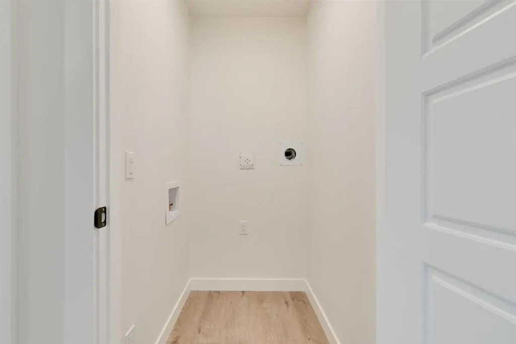 612 Buffaloberry Manor SE