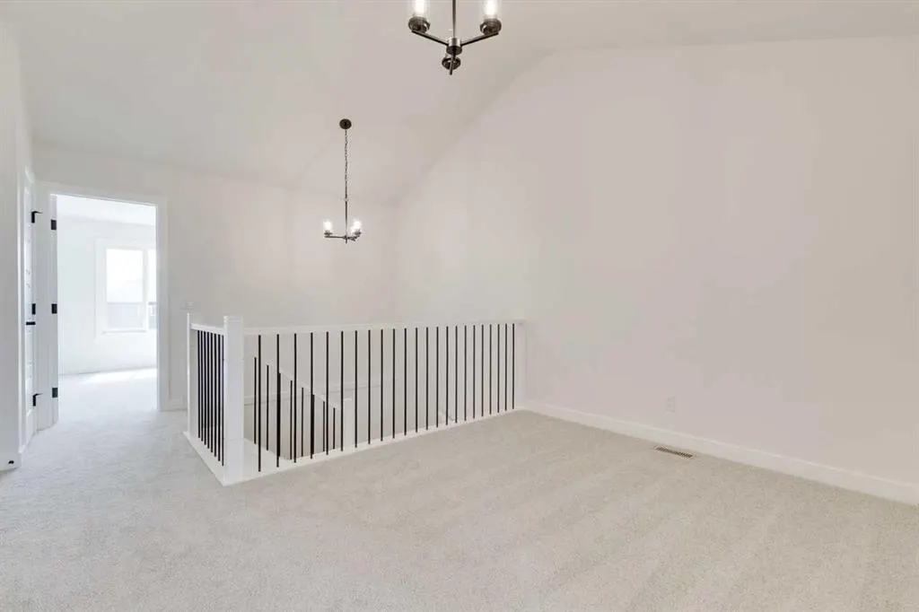 612 Buffaloberry Manor SE