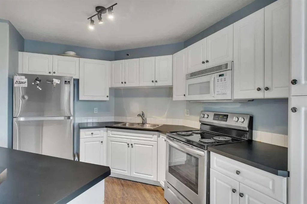 1307 Valleyview Park SE, #307