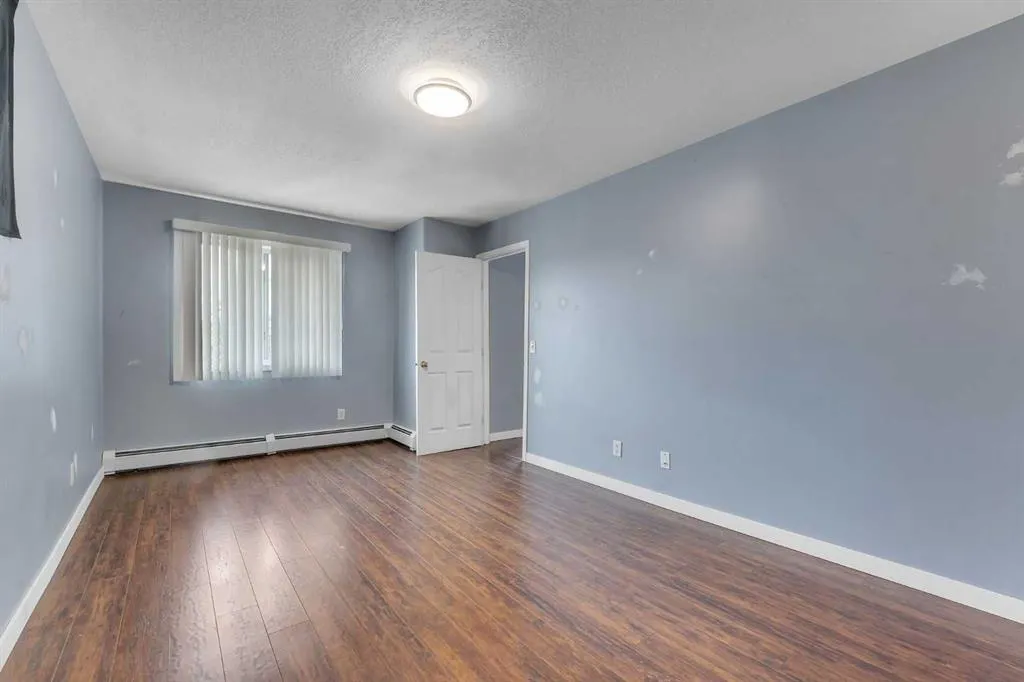 1307 Valleyview Park SE, #307