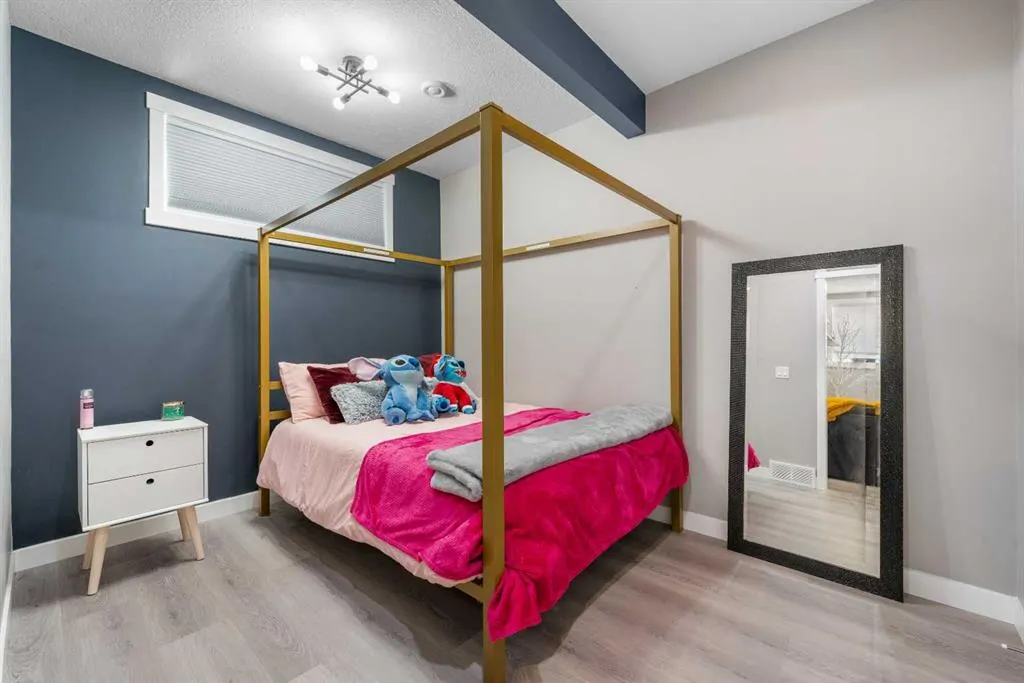 235 Redstone Heights NE