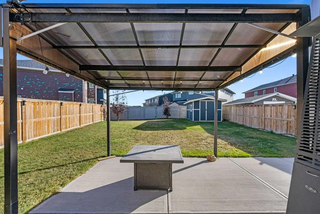 235 Redstone Heights NE